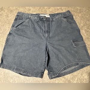 Columbia Men's Denim Cargo Shorts Vintage Y2K Big Man Size 42. Spring